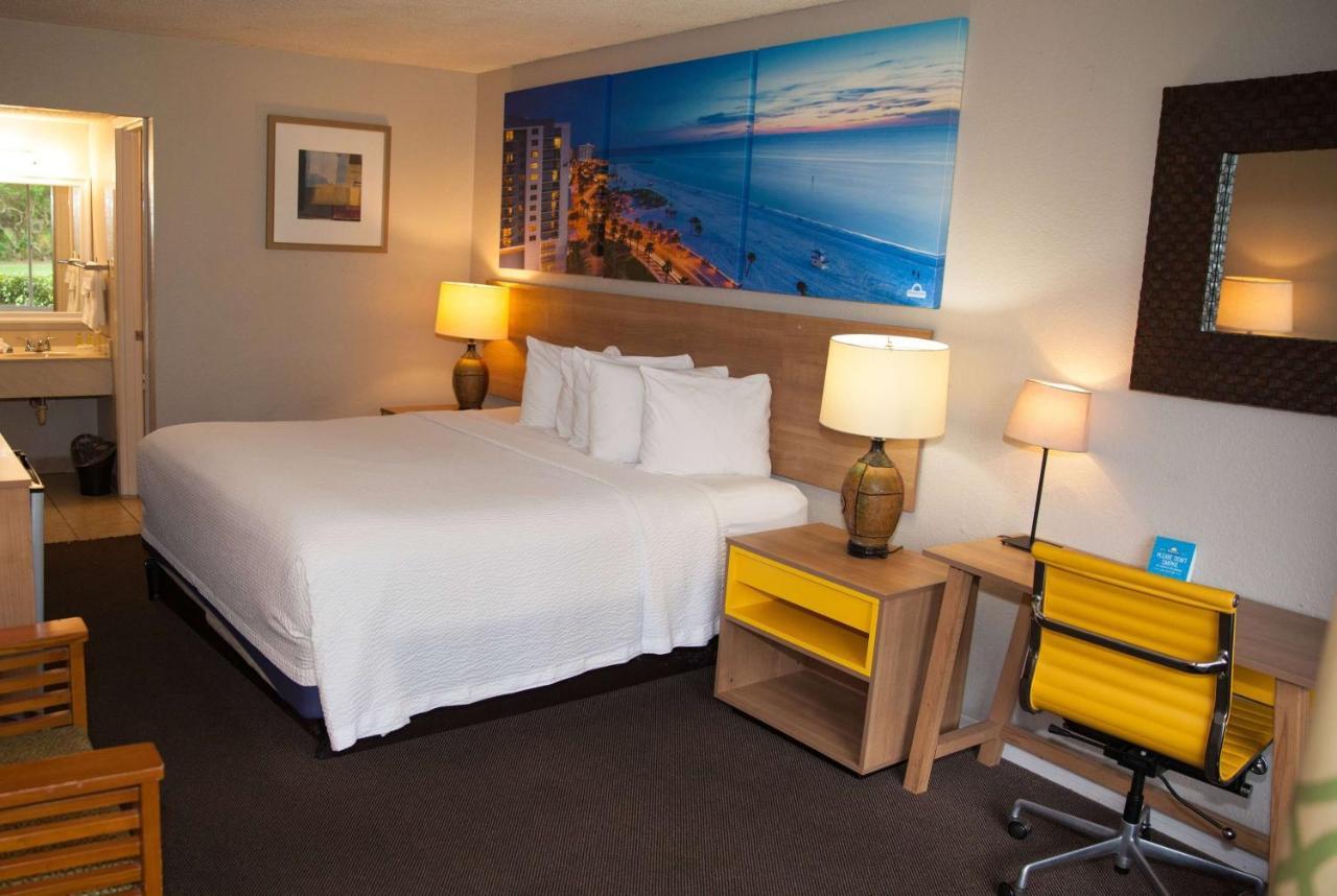 Days Inn By Wyndham Cocoa Cruiseport West At I-95/524 Εξωτερικό φωτογραφία