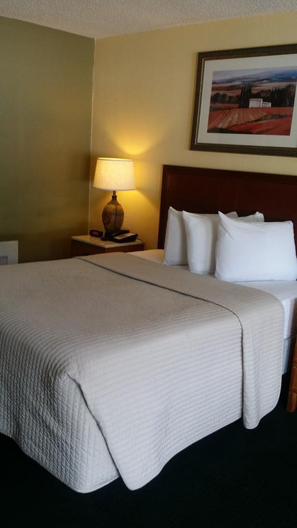 Days Inn By Wyndham Cocoa Cruiseport West At I-95/524 Εξωτερικό φωτογραφία
