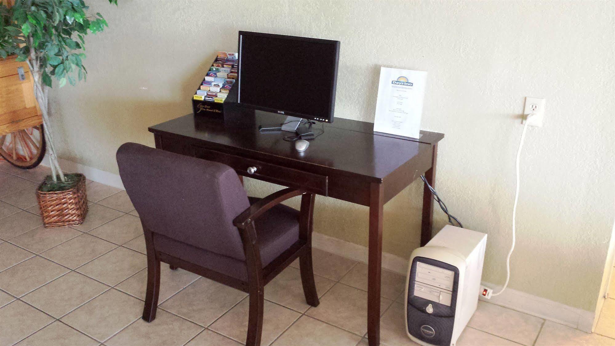 Days Inn By Wyndham Cocoa Cruiseport West At I-95/524 Εξωτερικό φωτογραφία